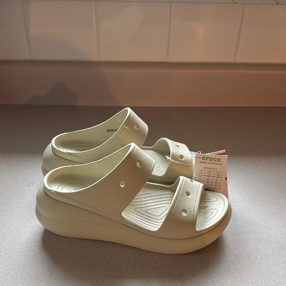CROCS classic crush sandal in color bone